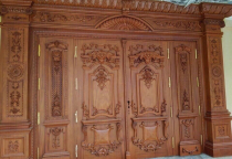 Thiết Kế - Thi Công Cửa Chính MC05 Gõ Đỏ